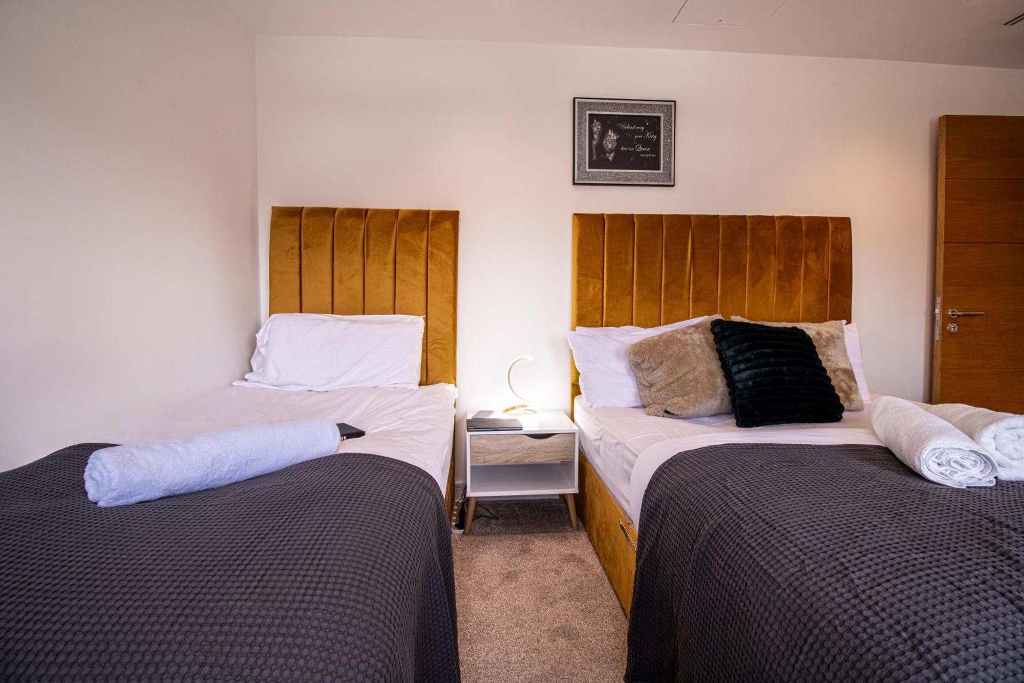 Luxurious 1-Bedroom Penthouse In Marble Arch 71 런던 외부 사진
