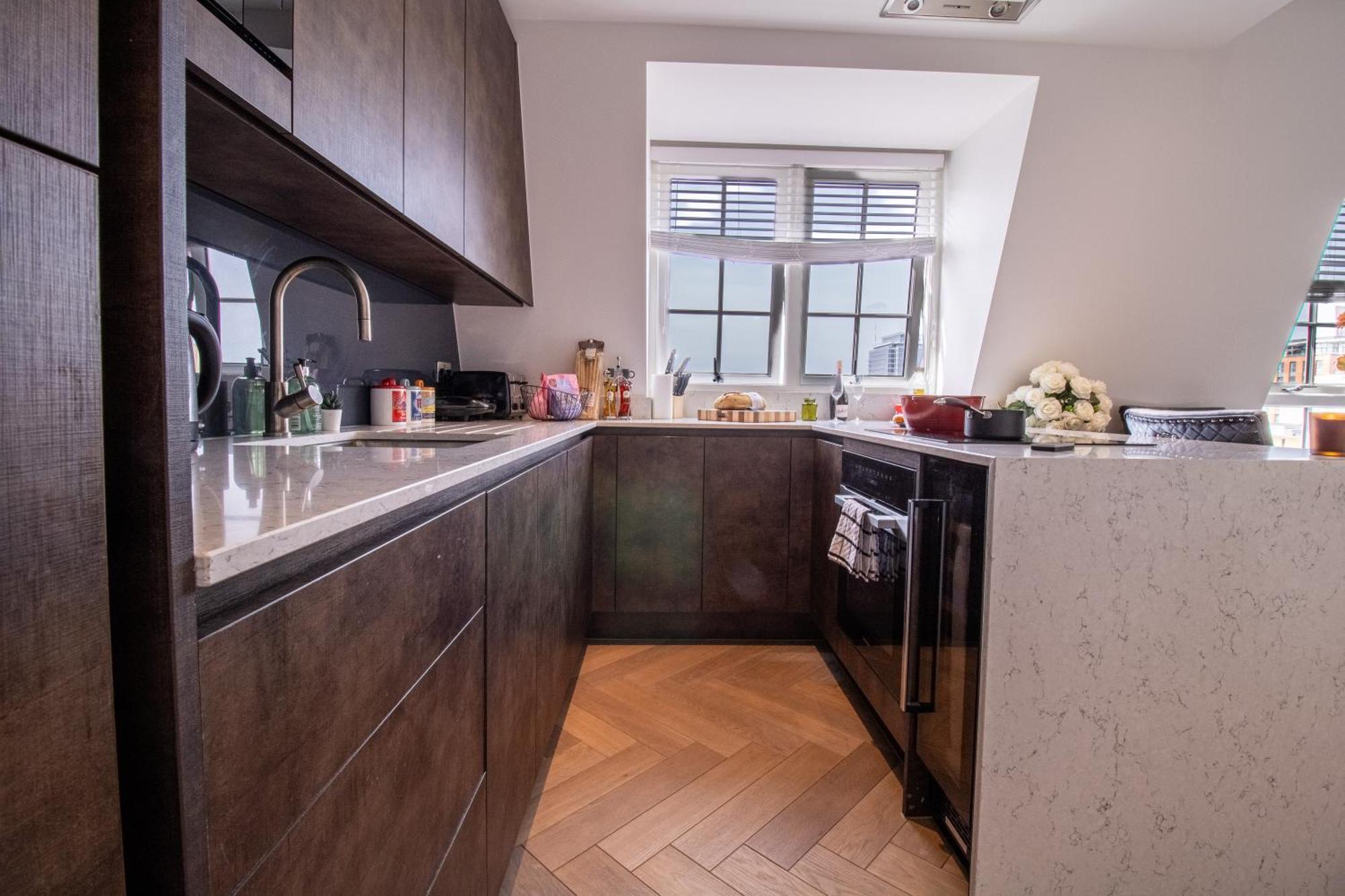 Luxurious 1-Bedroom Penthouse In Marble Arch 71 런던 외부 사진