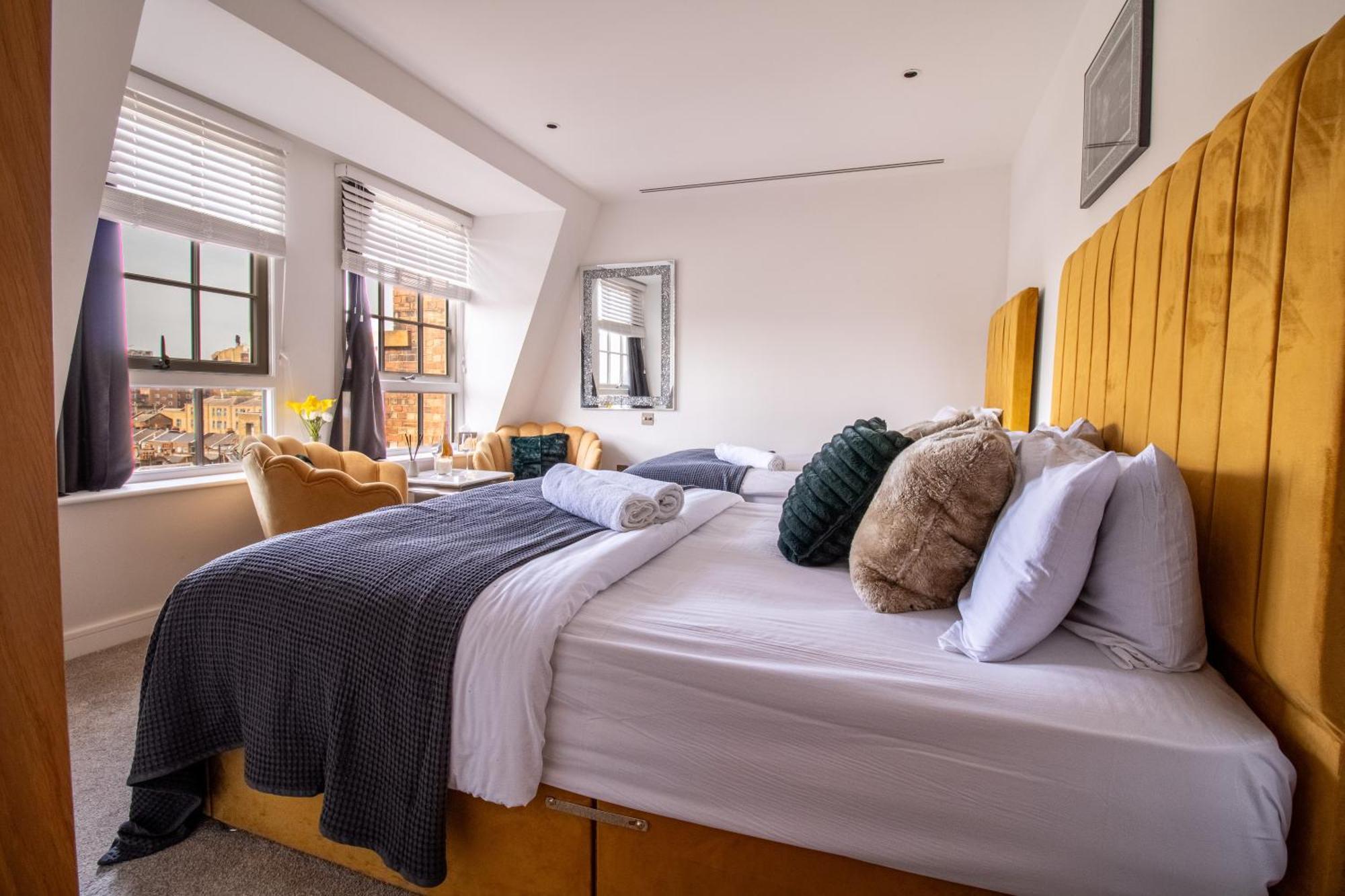 Luxurious 1-Bedroom Penthouse In Marble Arch 71 런던 외부 사진
