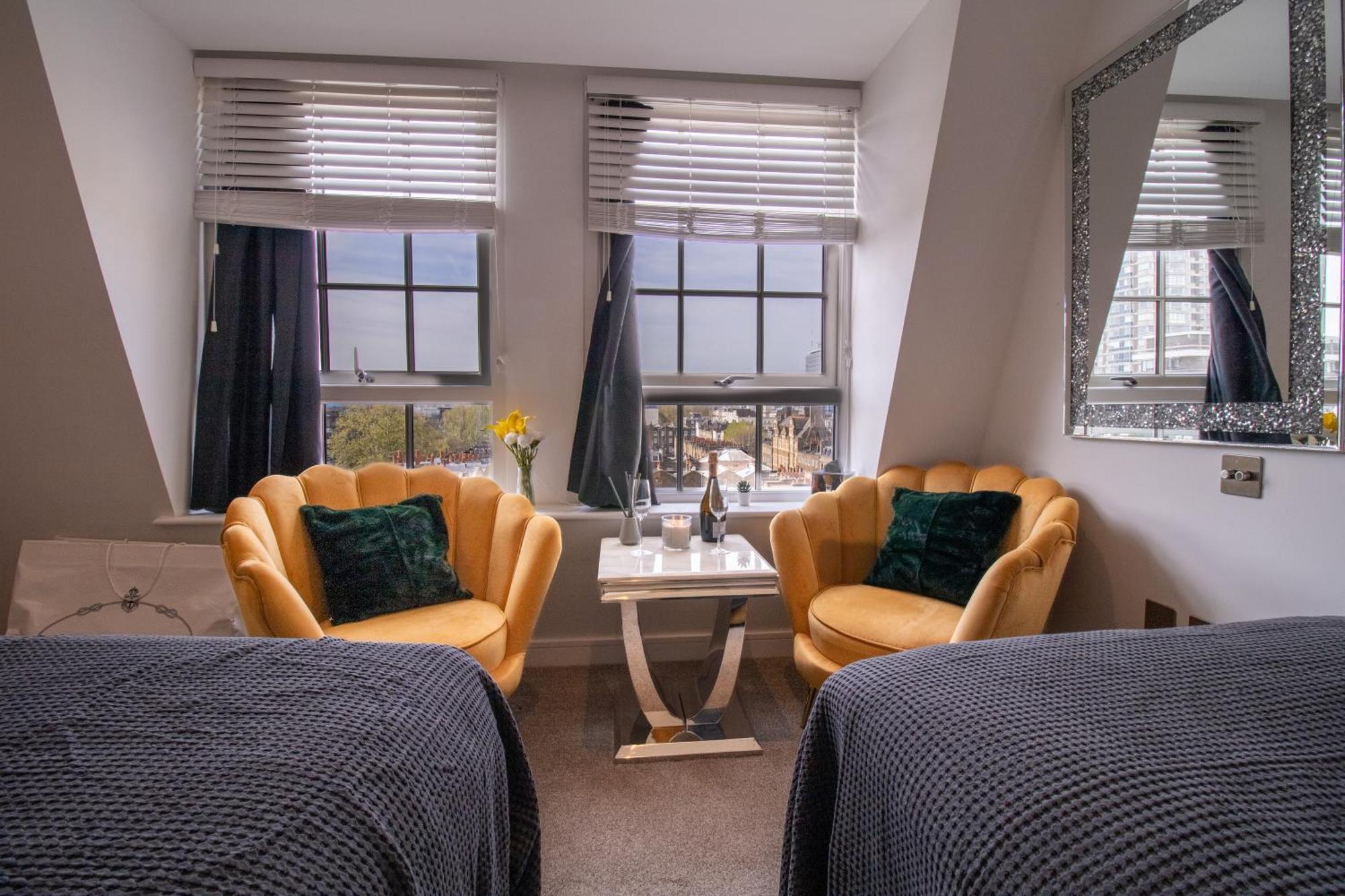 Luxurious 1-Bedroom Penthouse In Marble Arch 71 런던 외부 사진