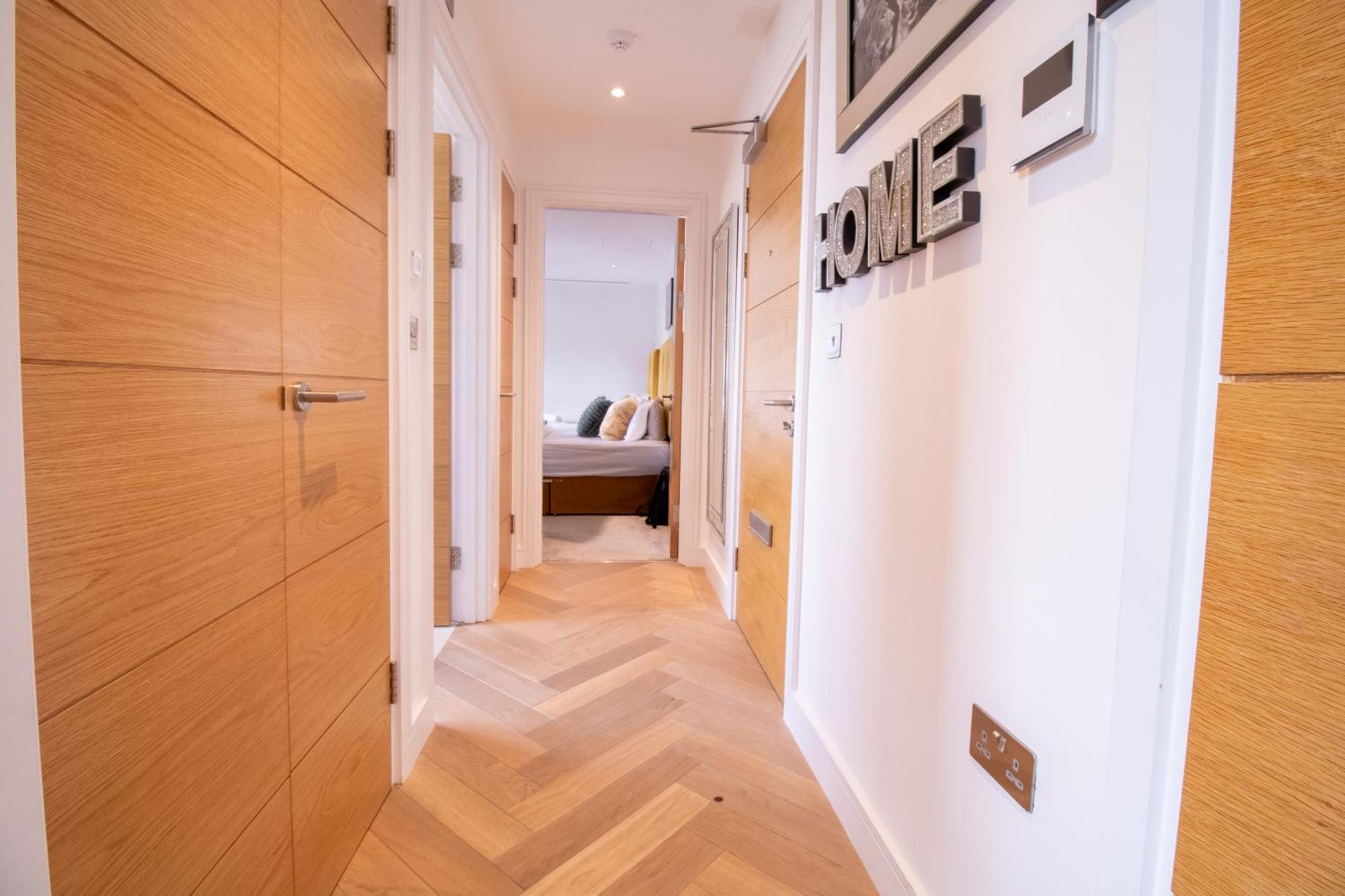Luxurious 1-Bedroom Penthouse In Marble Arch 71 런던 외부 사진