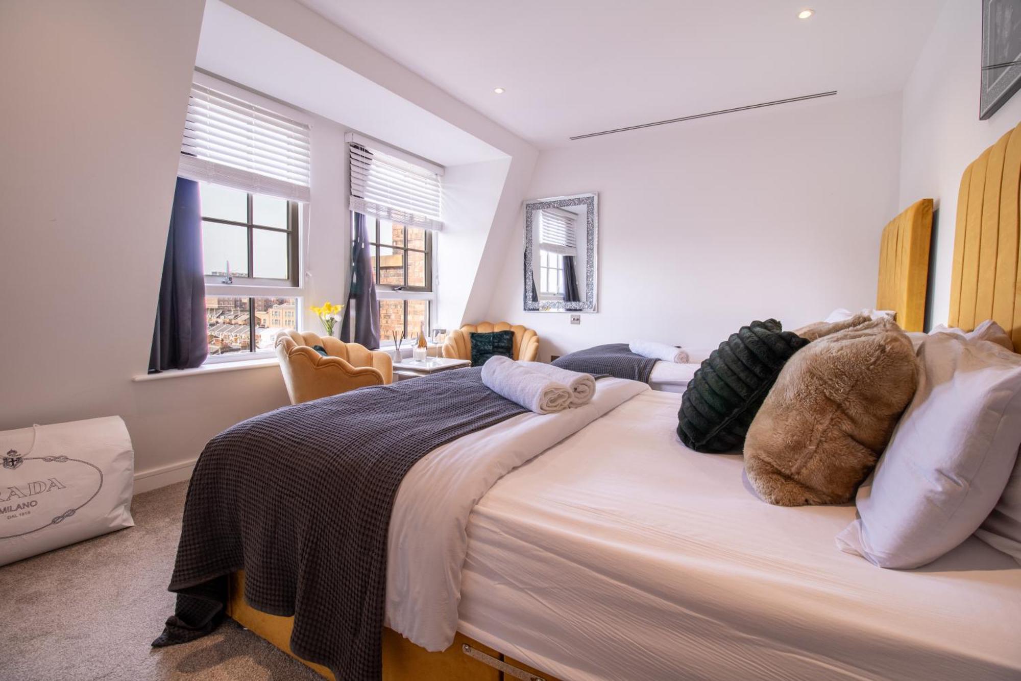 Luxurious 1-Bedroom Penthouse In Marble Arch 71 런던 외부 사진